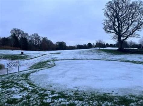 do golf courses close in the winter due to the reduced sunlight affecting the grass growth